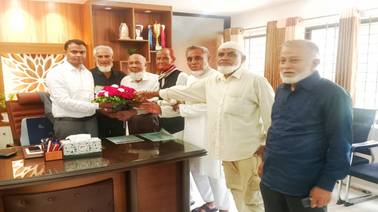 আনোয়ারায় নবনিযুক্ত ইউএনও মহিন উদ্দিনের সাথে বীর মুক্তিযোদ্ধাদের শুভেচ্ছা বিনিময়