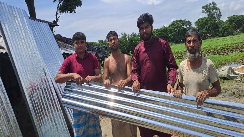 অসহায় পরিবারের জন্য ঘর নির্মাণে এগিয়ে এলো আনোয়ারা ইঞ্জিনিয়ার্স এসোসিয়েশন