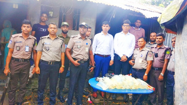 কর্ণফুলীতে টাস্কফোর্সের অভিযানে ইয়াবা, গাঁজা ও চোলাইমদ উদ্ধার